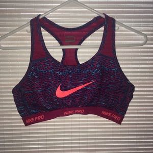 Nike pro sports bra